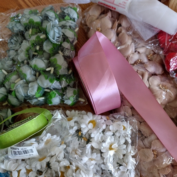 Assorted Craft Ribbon and Flower Set - Picture 2 of 7